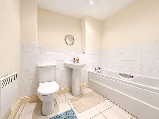 Flat for sale in Elmfield, Leicestershire