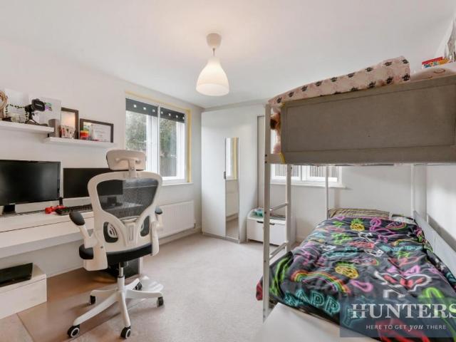 Flat for sale in London Borough of Hounslow, Greater London
