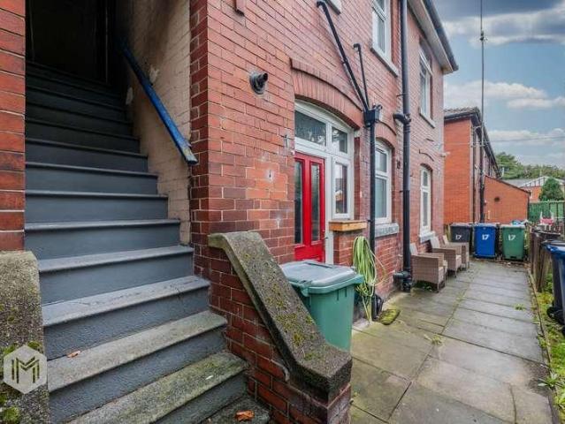 Flat for sale in Gigg, Bury