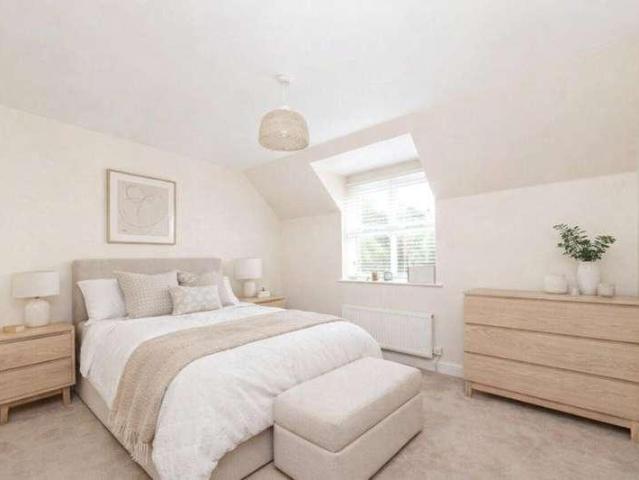 Flat for sale in Blackhills, Surrey
