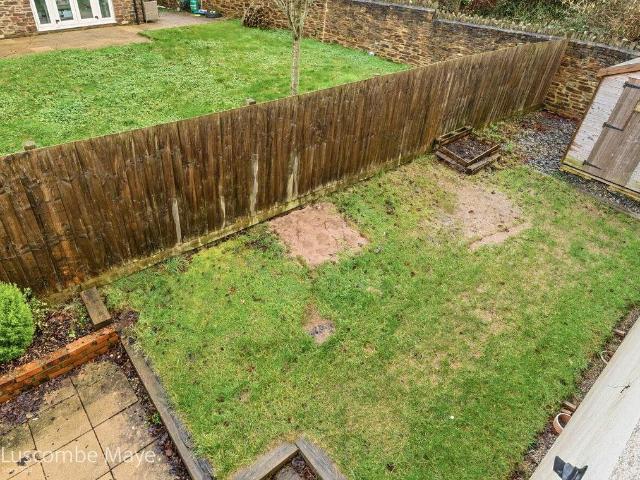 Flat for sale in Strode, Devon