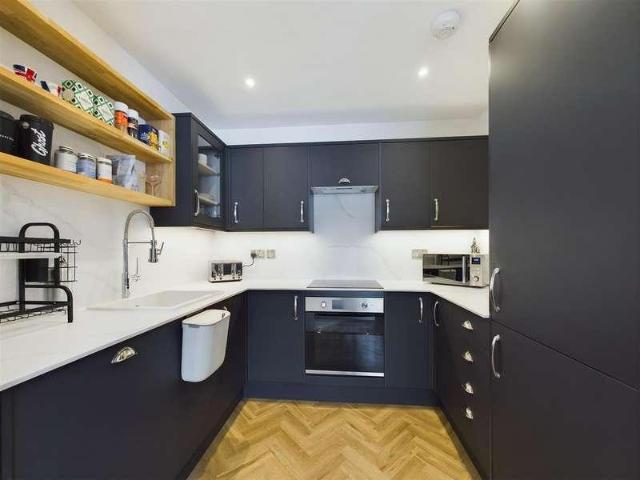 Flat for sale in South Cliff, Kepwick