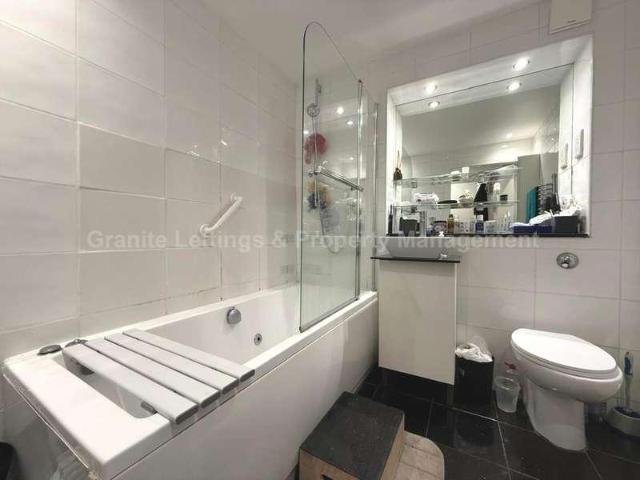 Flat for sale in City Centre, Georgia