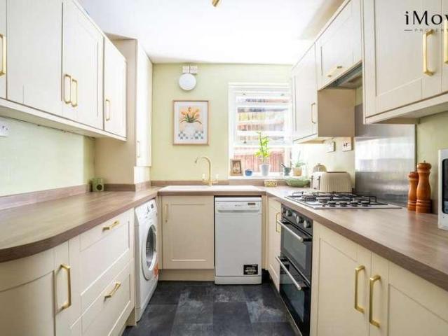 Flat for sale in London Borough of Croydon, Upper Norwood