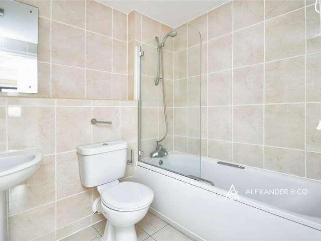 Flat for sale in Evershot, Oxfordshire