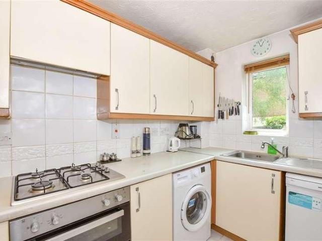 Flat for sale in Midway, Kent