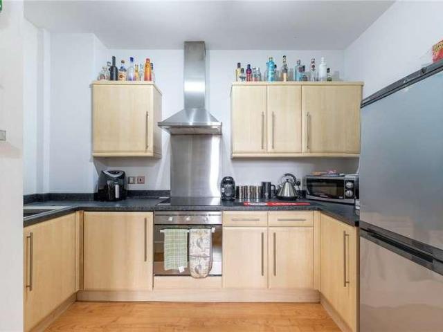 Flat for sale in Churwell, West Yorkshire