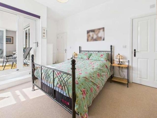 Flat for sale in Bulk, Bare