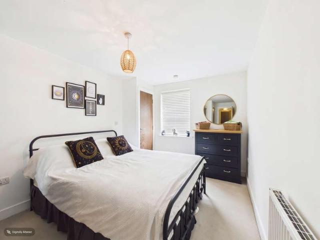 Flat for sale in North Horsham, Horsham