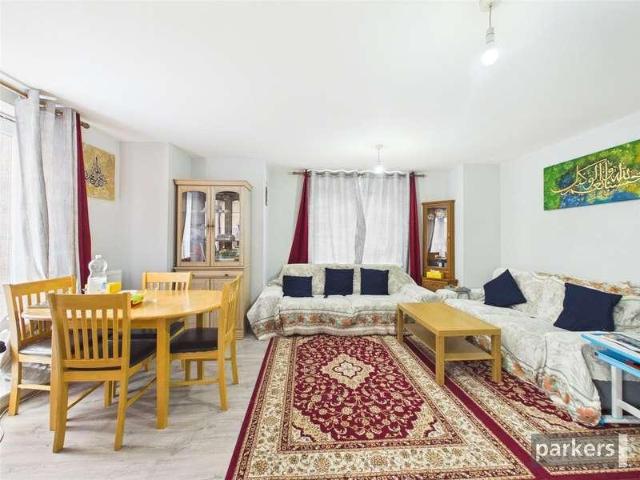 Flat for sale in Newtown, Reading