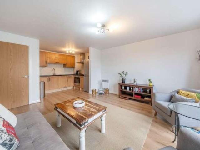 Flat for sale in Slough