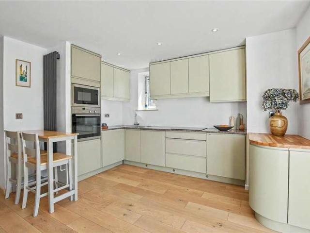 Flat for sale in Barnard's Green, Forthampton