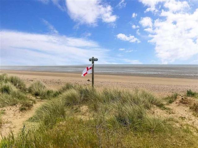 Flat for sale in Folkestone, Kent