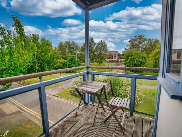 Flat for sale in Monkston Park, Milton Keynes