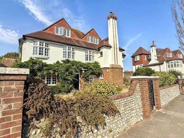 Flat for sale in Upperton, Eastbourne
