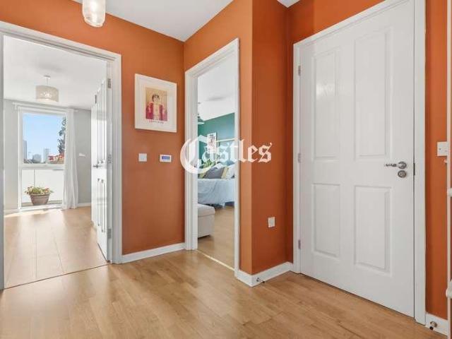 Flat for sale in Greater London
