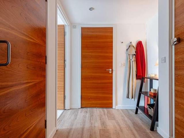 Flat for sale in Hoxton, De Beauvoir Town