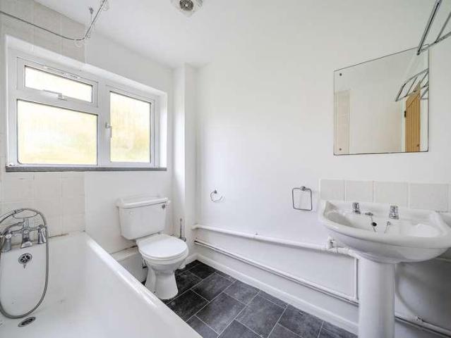 Flat for sale in Rode, Somerset