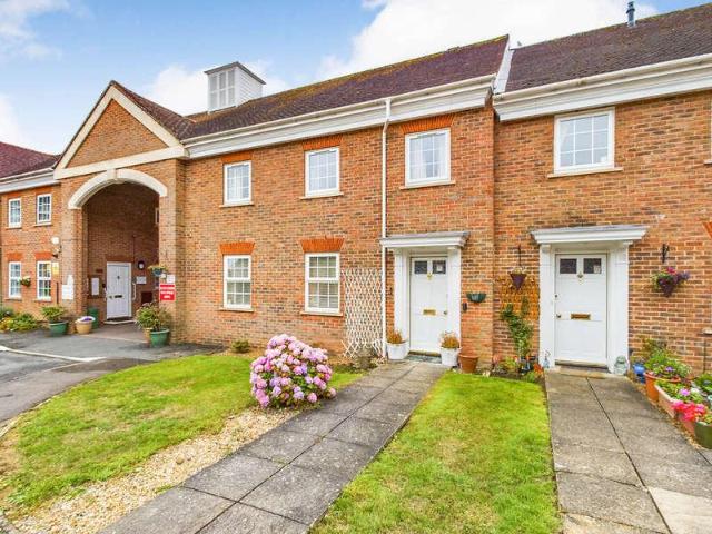 Flat for sale in Highwood, Horsham