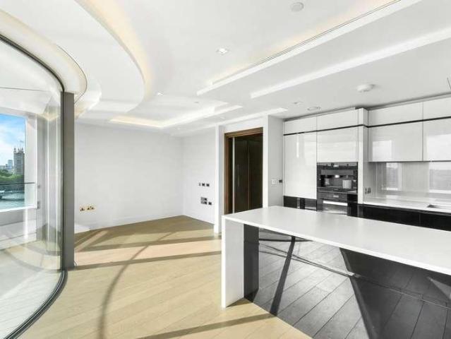 Flat for sale in London Borough of Lambeth, Greater London