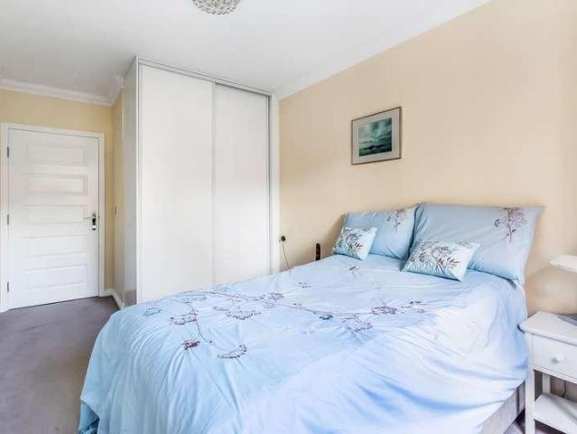 Flat for sale in Pachesham Park, Surrey