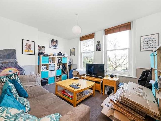Flat for sale in London Borough of Croydon, Upper Norwood