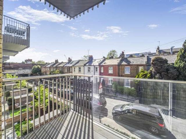 Flat for sale in Hammersmith, Greater London