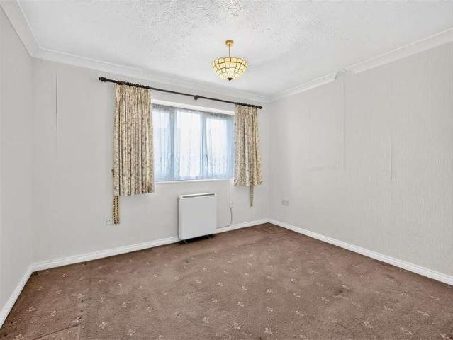 Flat for sale in Little Heath, Greater London