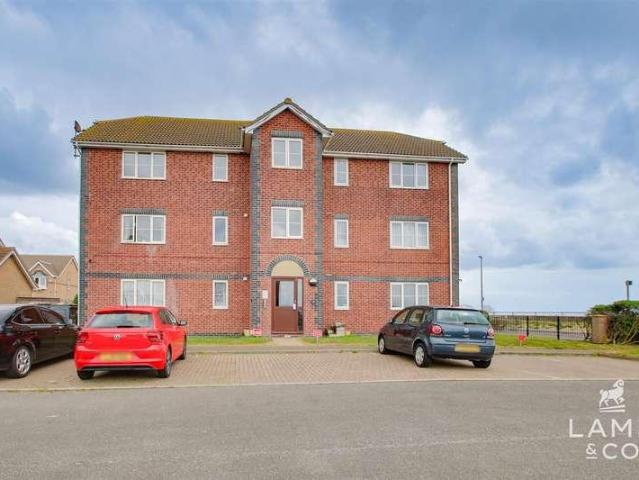 Flat for sale in Dale Hill, Essex