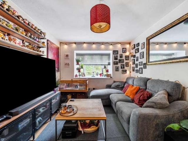 Flat for sale in Coley Park, Reading