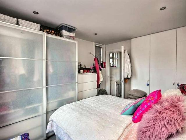 Flat for sale in Roselands, Eastbourne