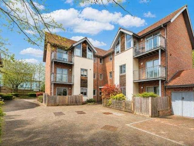 Flat for sale in Priest Down, Hampshire
