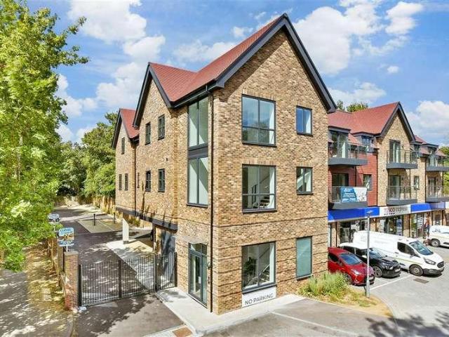 Flat for sale in Red Hill, Surrey