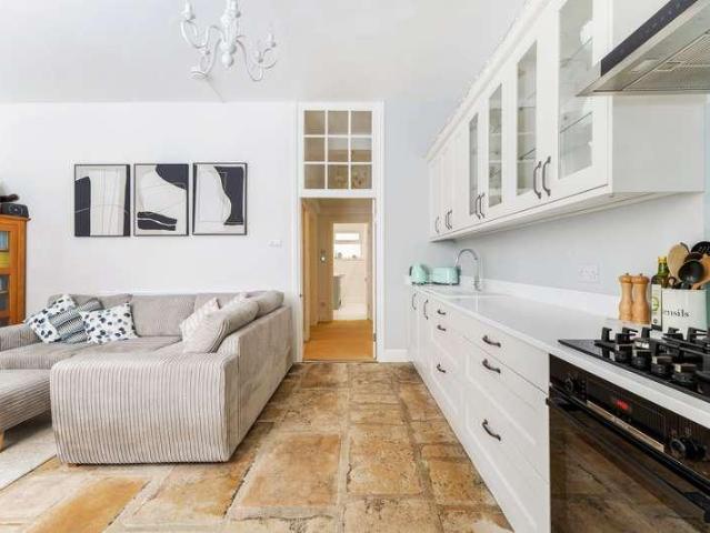 Flat for sale in Lansdown, Dulcote