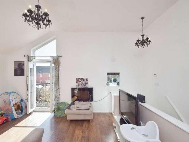 Flat for sale in Cornelly, Wales