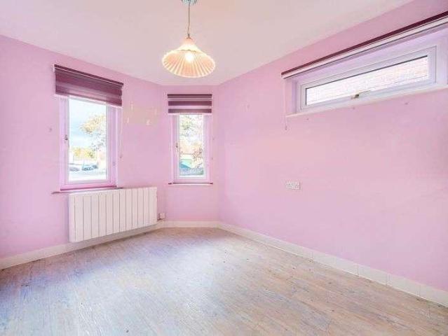Flat for sale in Hungerford, Eddington