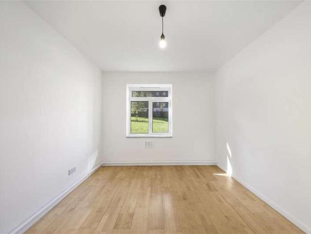 Flat for sale in Dulwich, Greater London