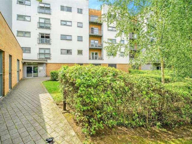 Flat for sale in Brook Street, Bourne Vale