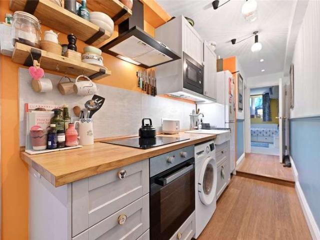 Flat for sale in London Borough of Hammersmith and Fulham, Greater London