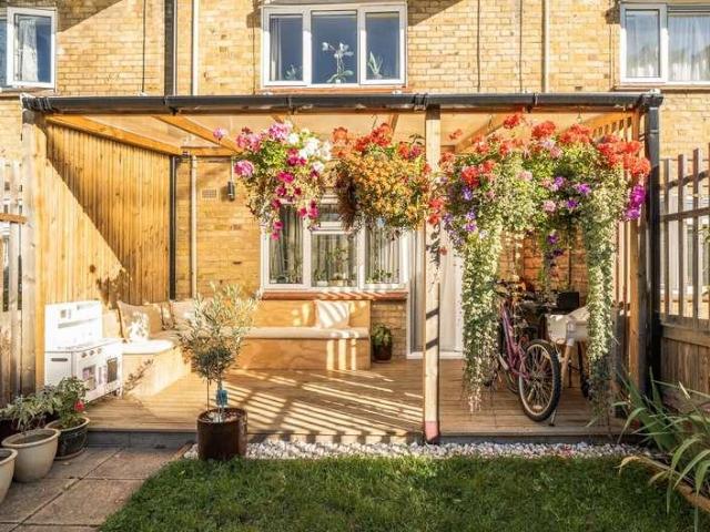 Flat for sale in Cambridge, Cambridgeshire and Peterborough
