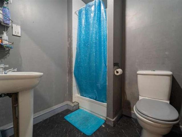 Flat for sale in Georgia, Greater Manchester