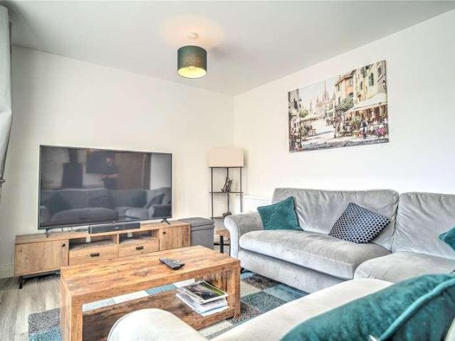 Flat for sale in Greenbridge, Kingsdown