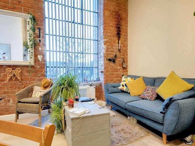 Flat for sale in Derby, Draycott