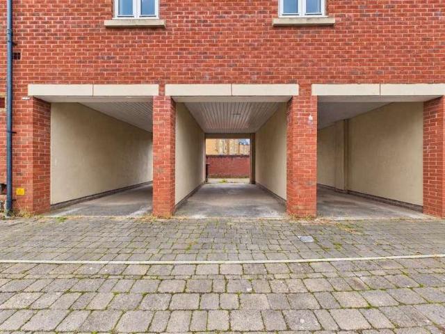 Flat for sale in Weston Village, Weston-super-mare