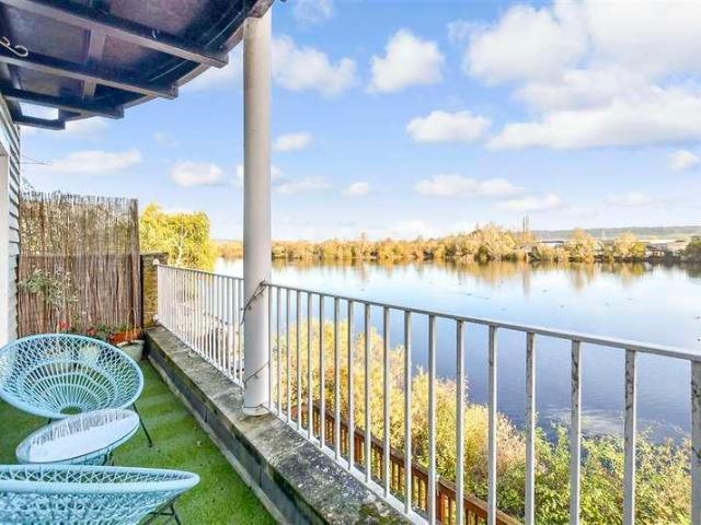 Flat for sale in Bourne Vale, Kent