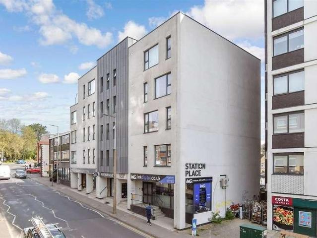 Flat for sale in Navestock Side, Essex