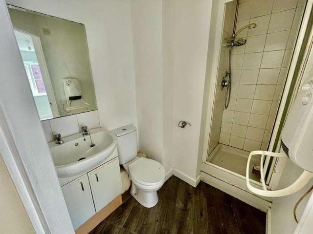 Flat for sale in Horseley Heath, Tipton