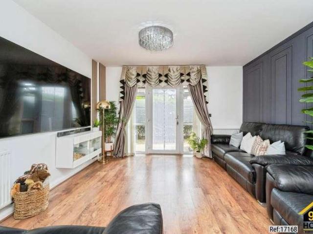 Flat for sale in West Drayton, Greater London