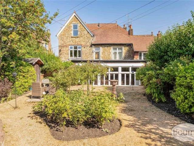 Flat for sale in Charlotteville, Westborough