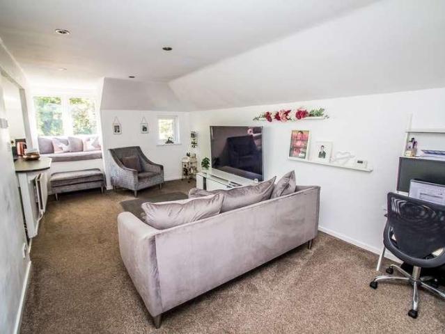 Flat for sale in Oxclose, Washington